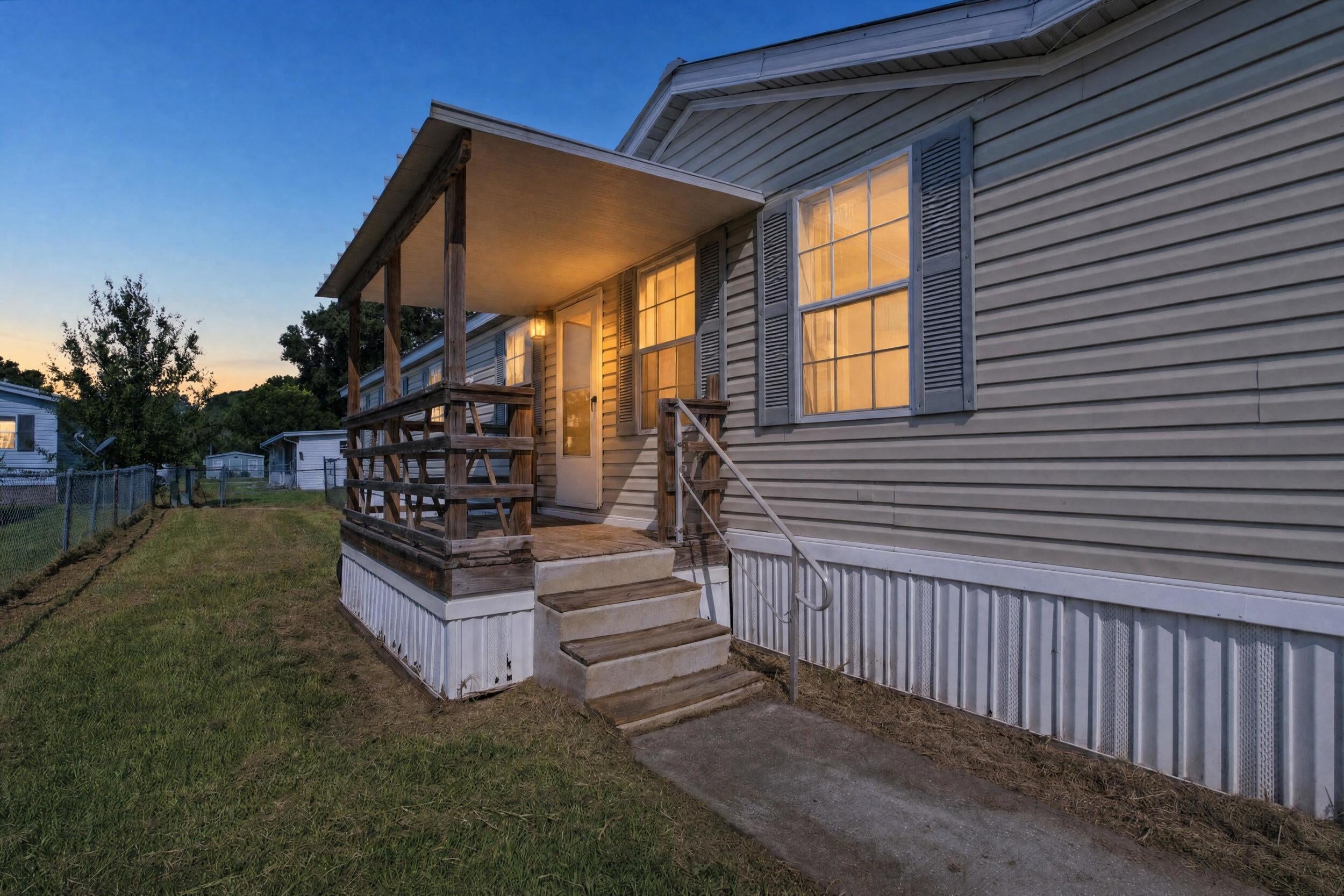 407 NE 9TH Avenue