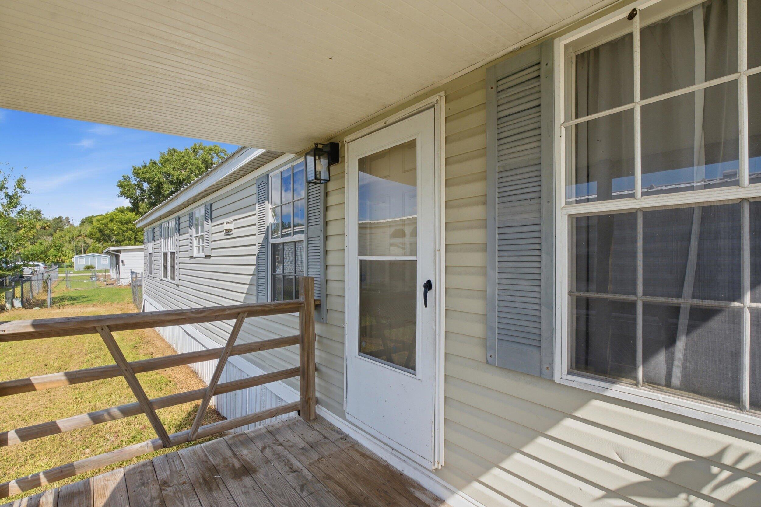 407 NE 9TH Avenue