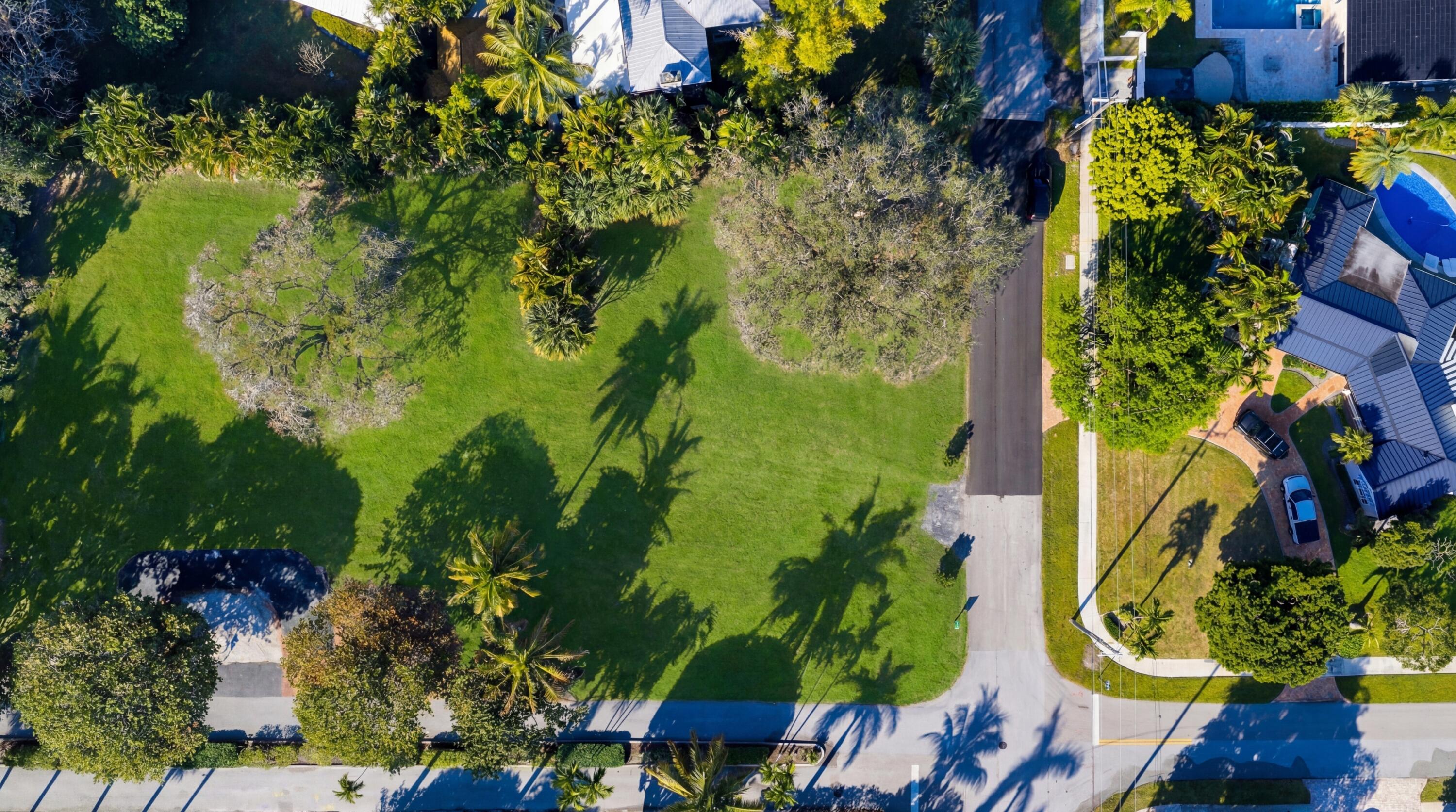 S/D OF 8-46-43 - Land