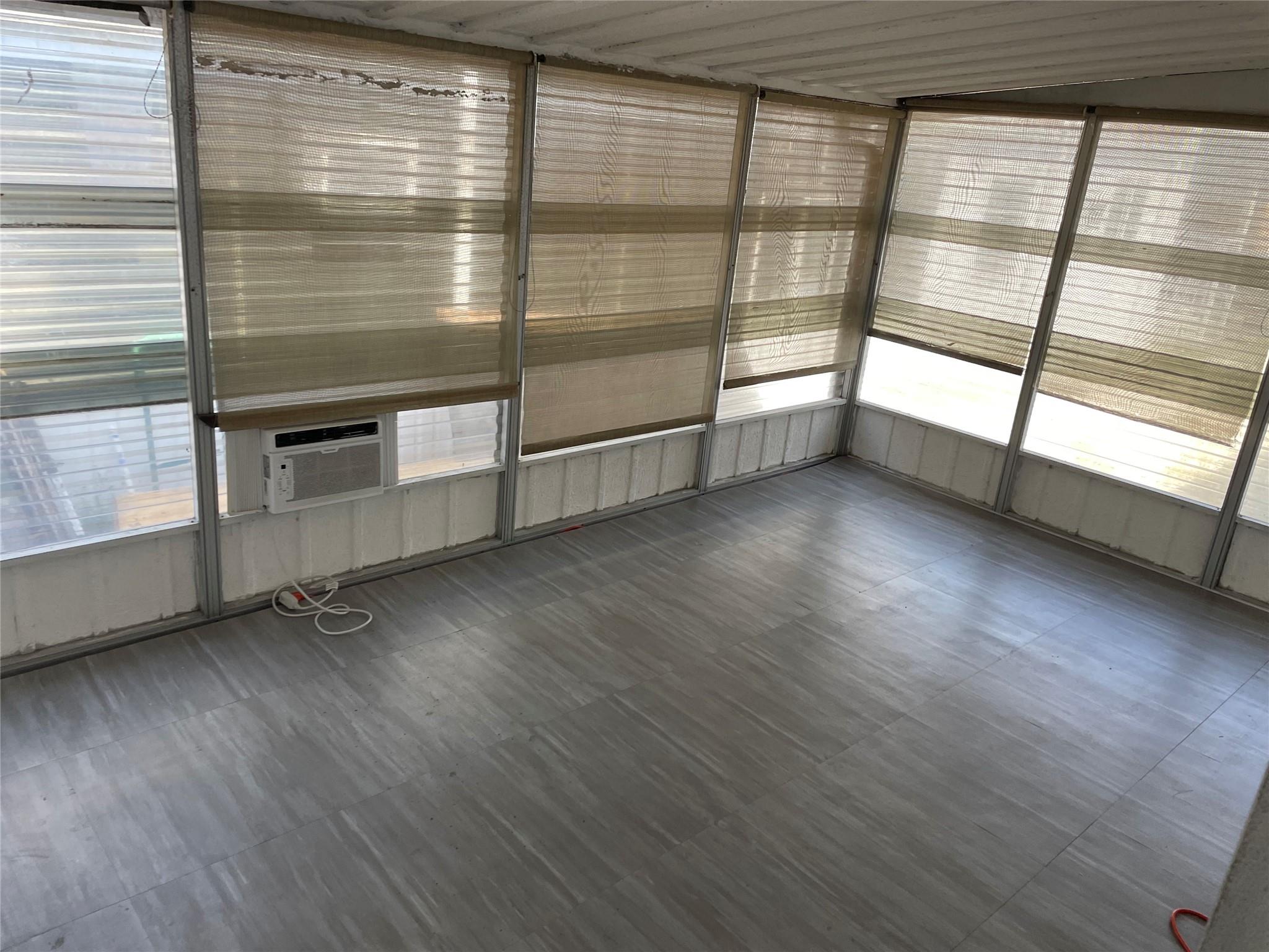 Ravenswood Estates & Mari - Residential