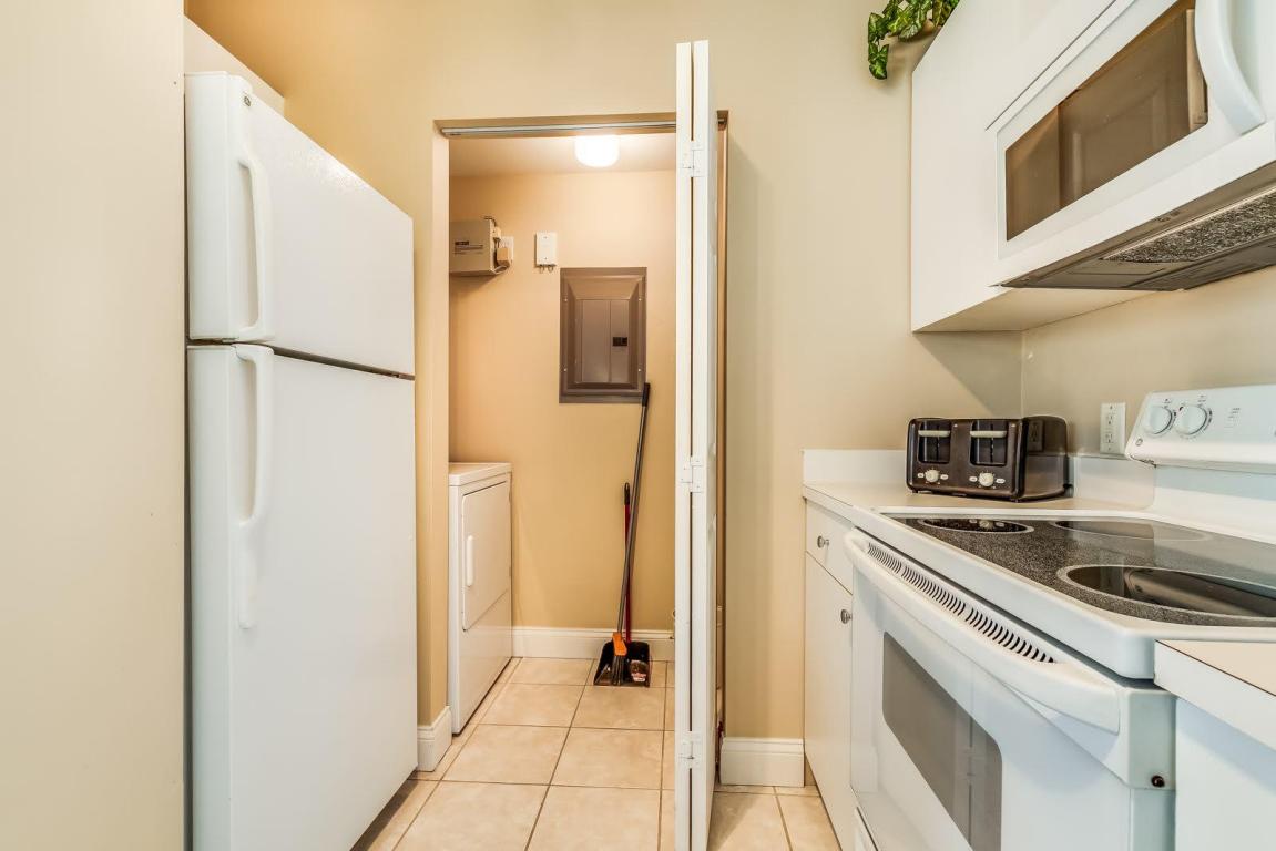 ST ANDREWS AT POLO CLUB CONDO - Residential Lease