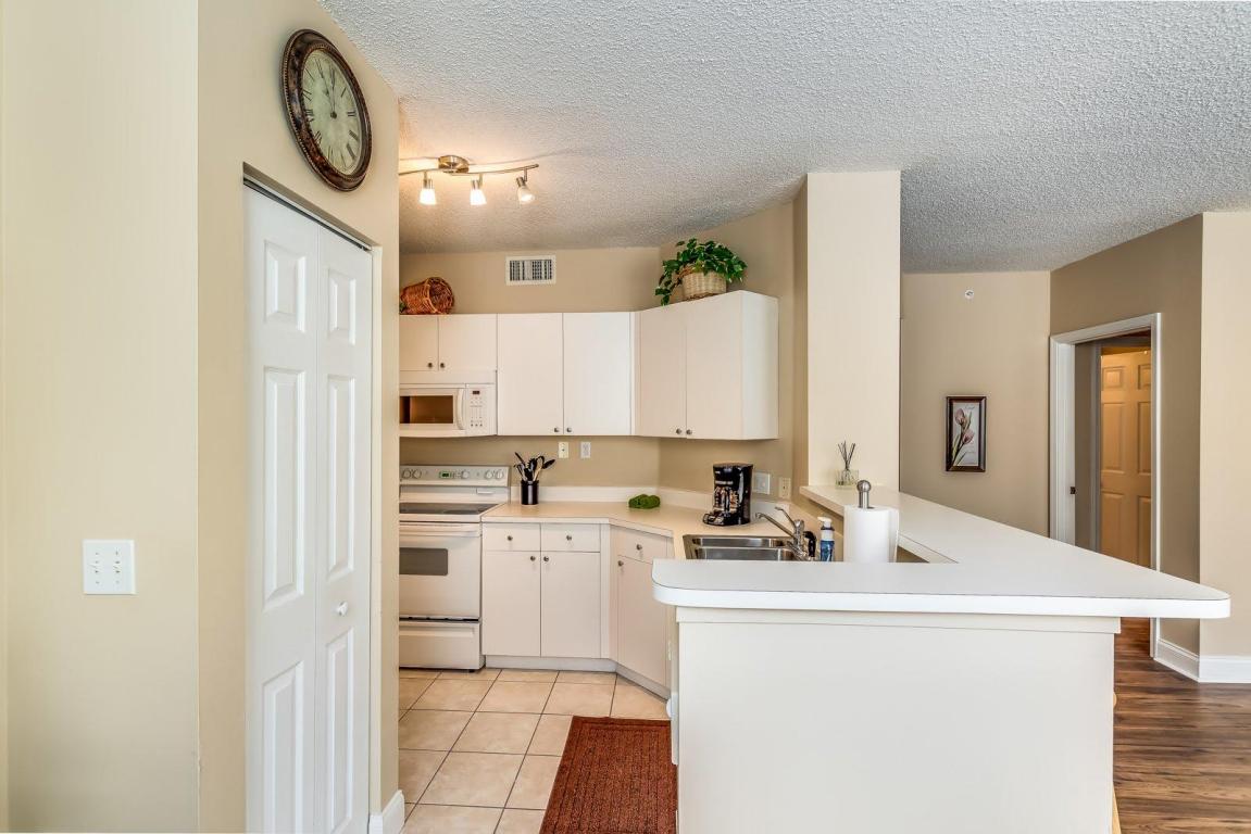 ST ANDREWS AT POLO CLUB CONDO - Residential Lease