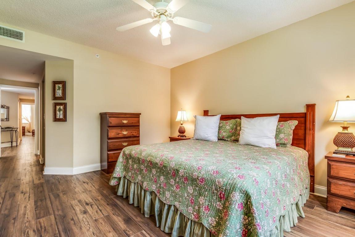 ST ANDREWS AT POLO CLUB CONDO - Residential Lease