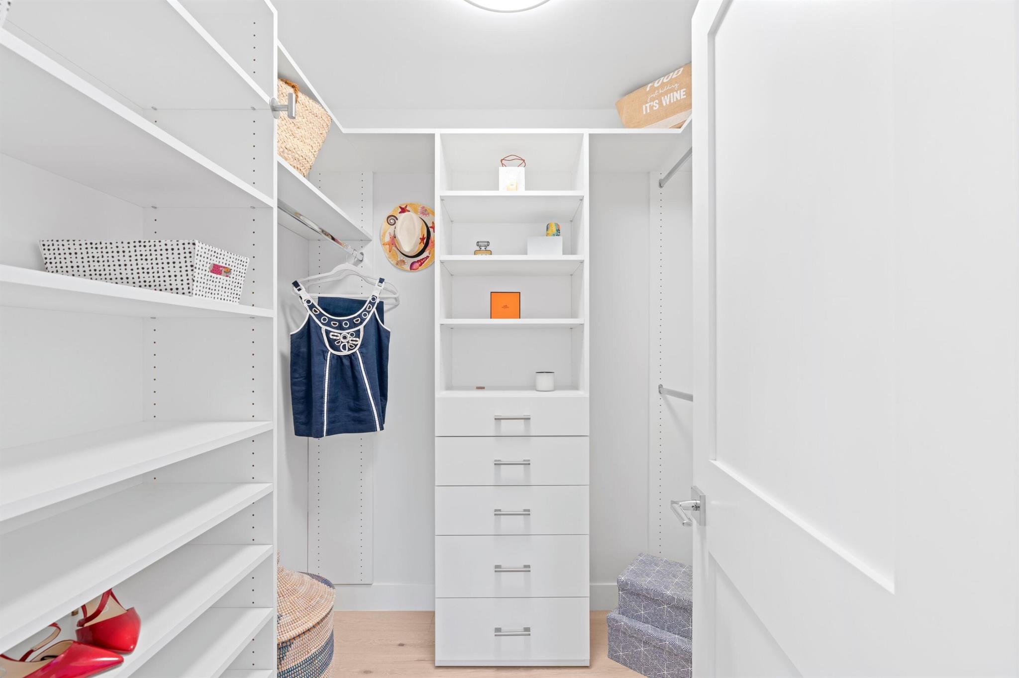 RAPALLO SOUTH COND - Residential