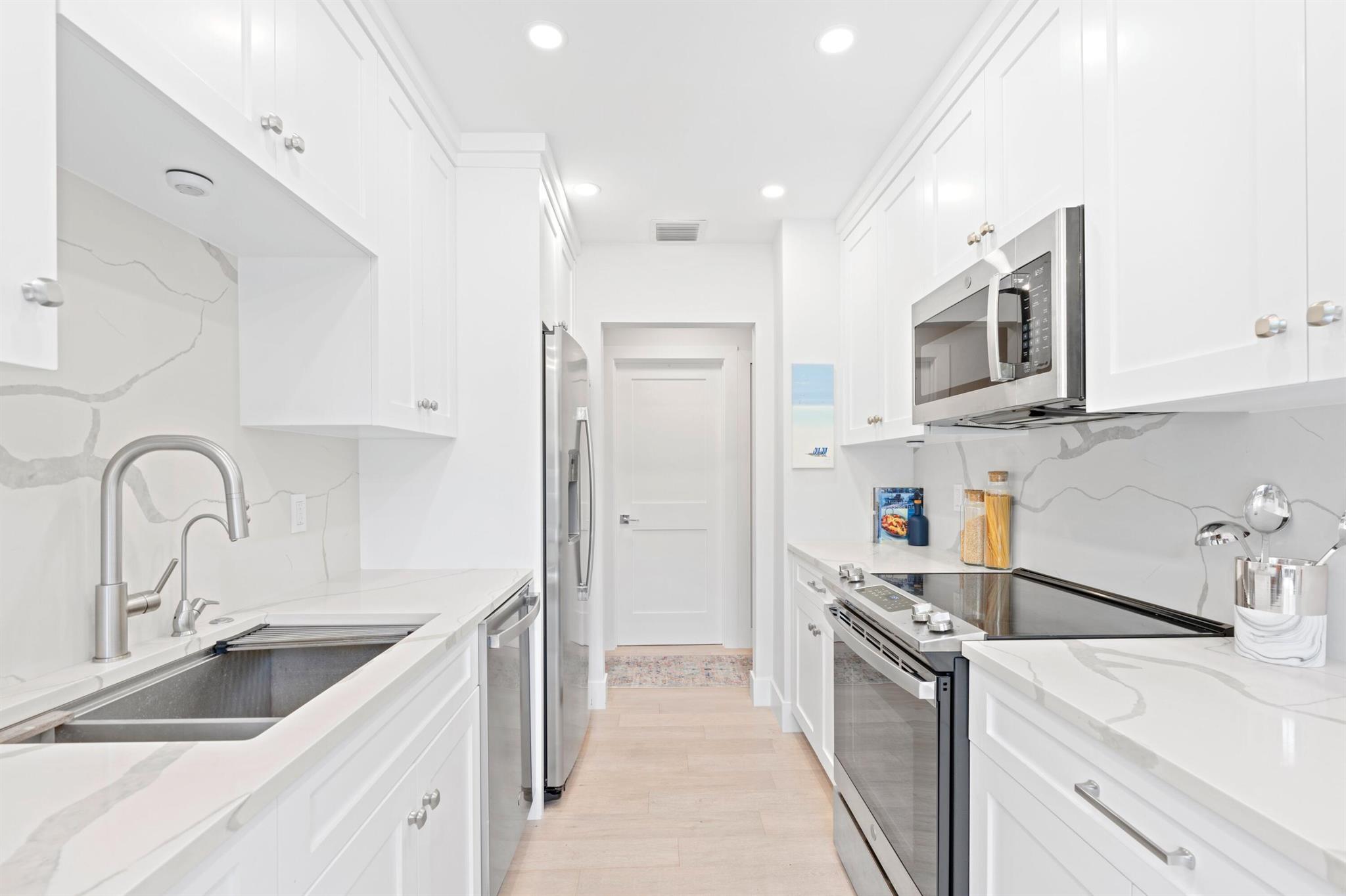 RAPALLO SOUTH COND - Residential