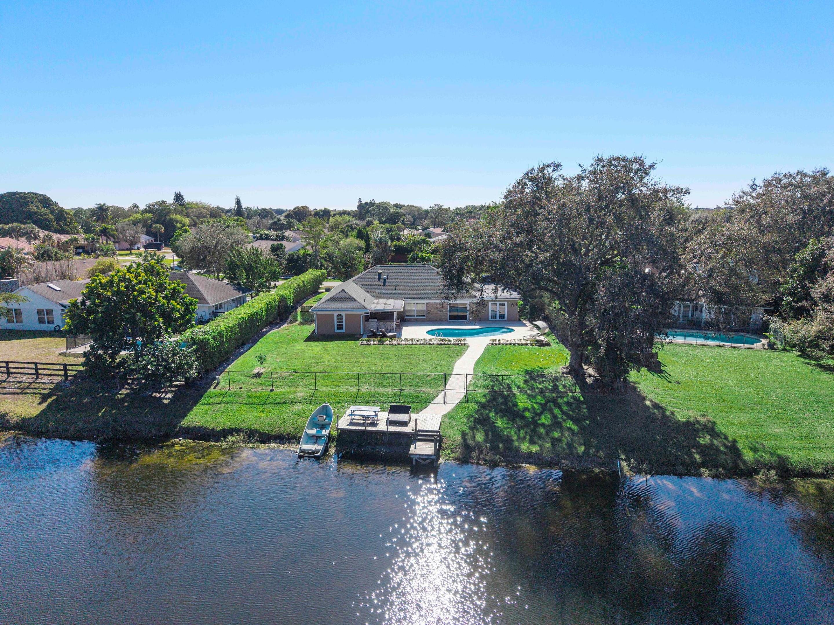 SOUTH SHORE 3 OF WELLINGTON - Residential
