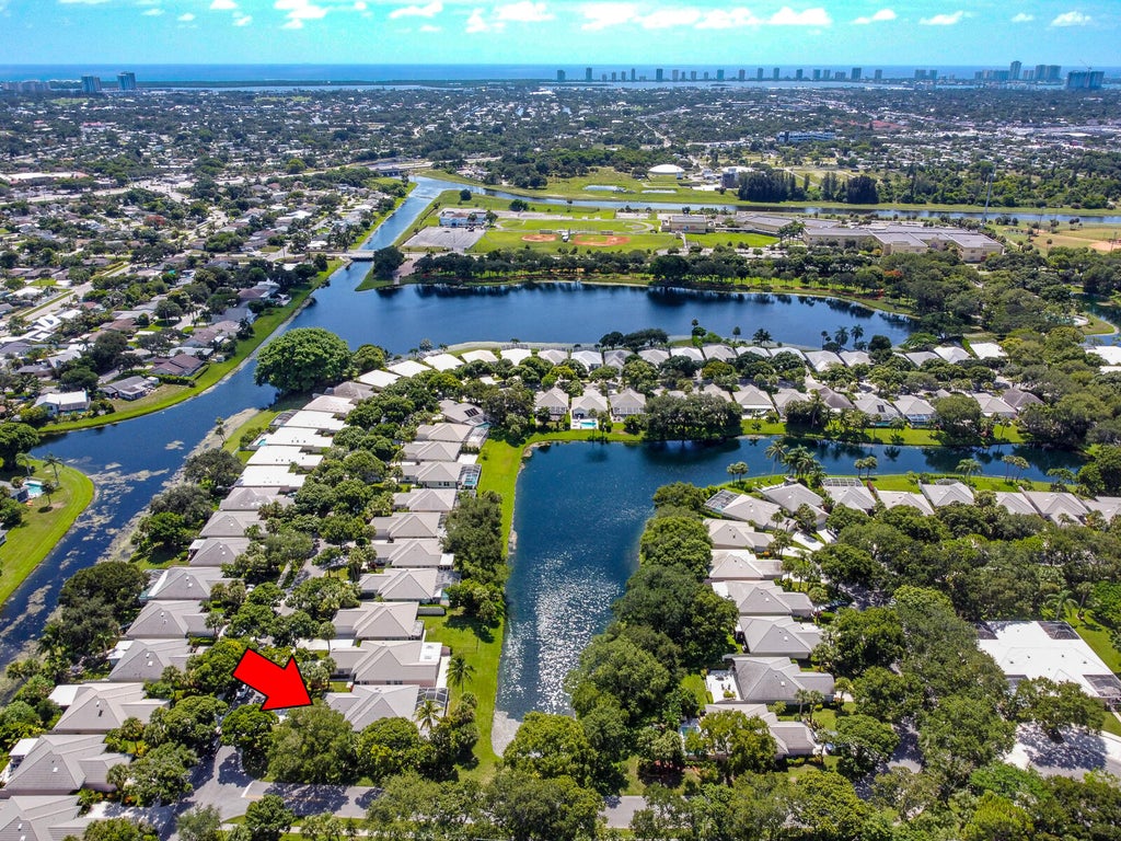 Photo of 1064 Bedford Avenue, Palm Beach Gardens, FL 33403 (MLS # R11005317)