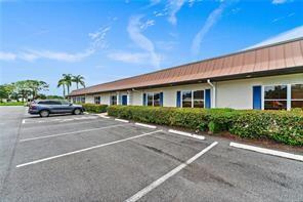 Photo of 7525 SE Independence Avenue, Hobe Sound, FL 33455 (MLS # F10496046)