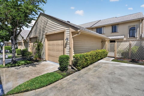 Photo of 6130 SE Georgetown Place, Hobe Sound, FL 33455 (MLS # B26056143)