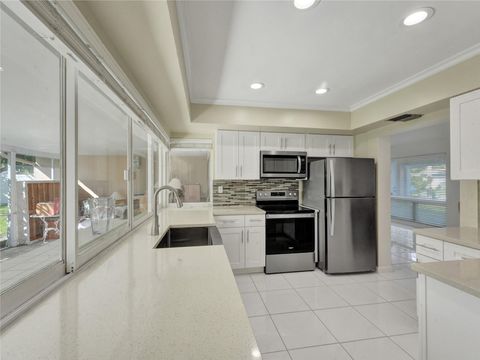 Single Family Residence in Fort Lauderdale FL 5860 21st Dr 9.jpg