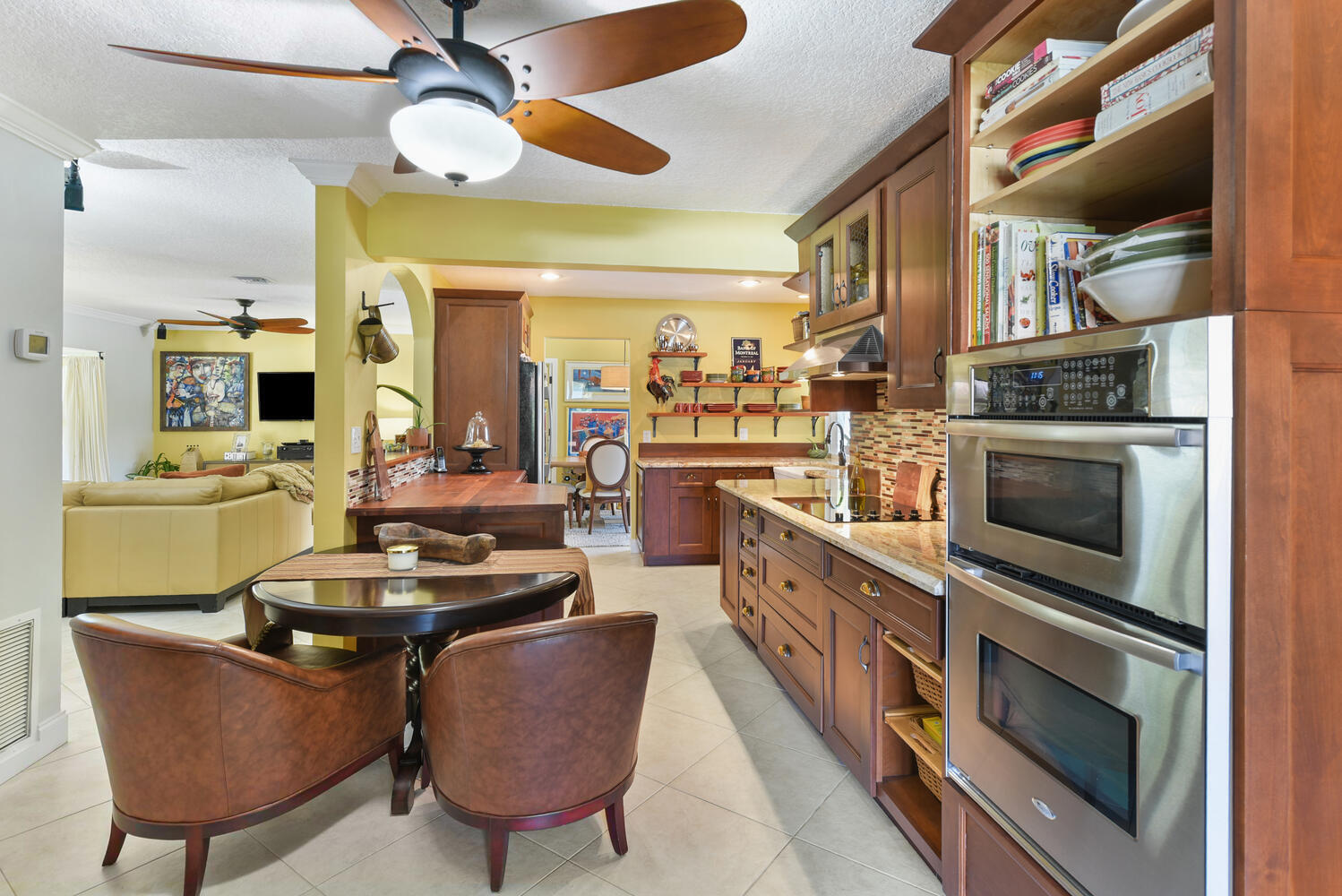 CORAL SPRINGS LAKES - Residential