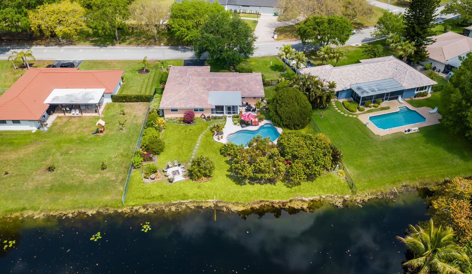 CORAL SPRINGS LAKES - Residential
