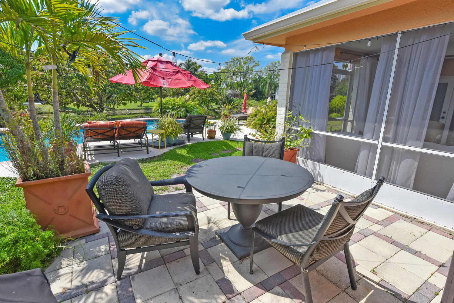 CORAL SPRINGS LAKES - Residential