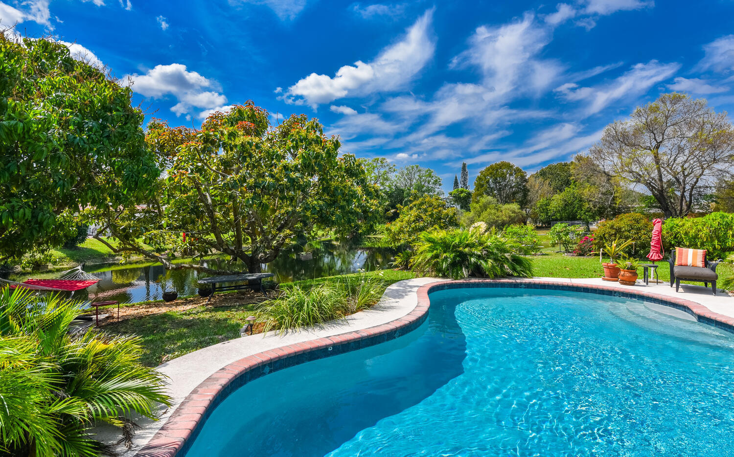 CORAL SPRINGS LAKES - Residential