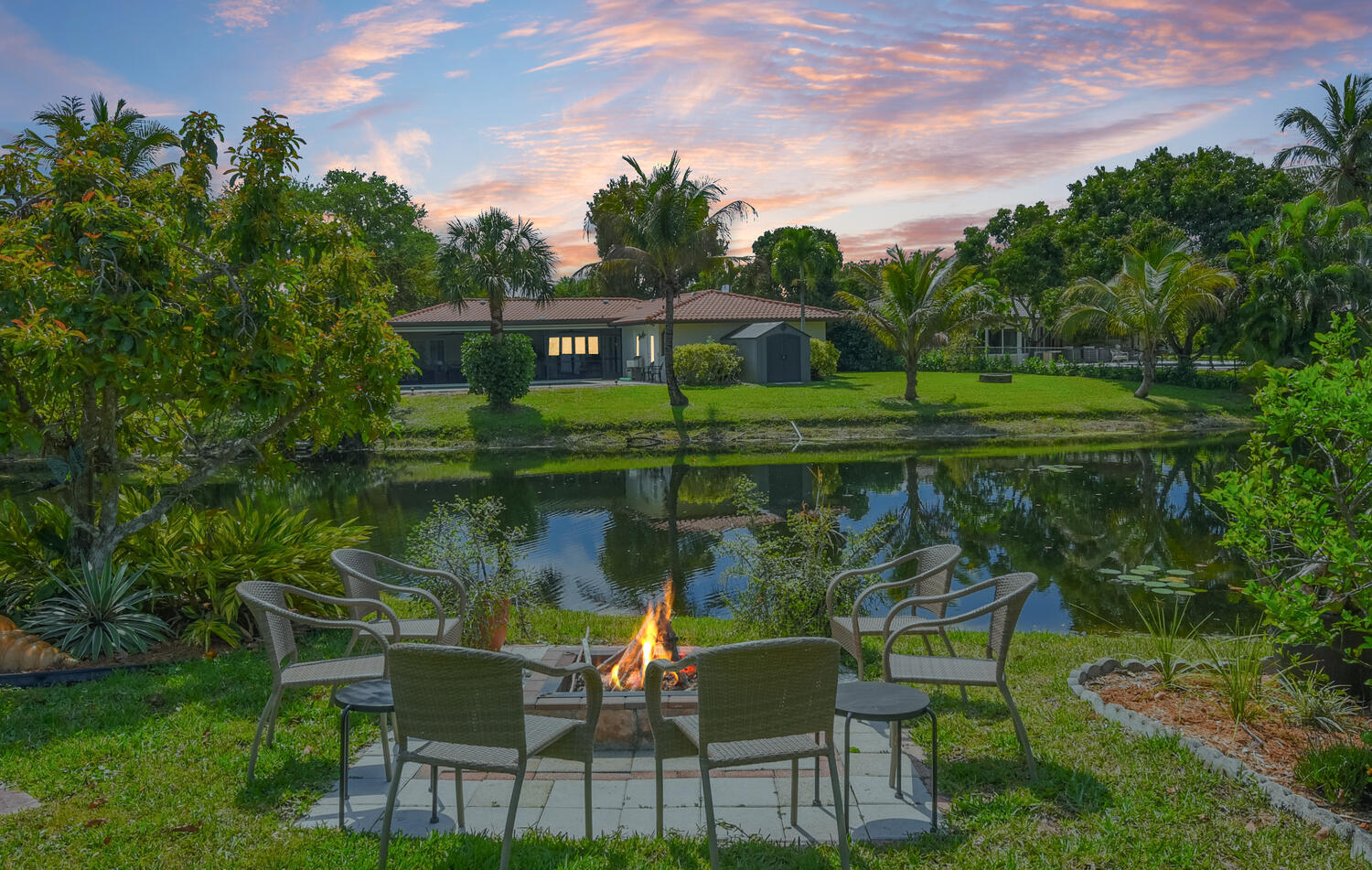 CORAL SPRINGS LAKES - Residential