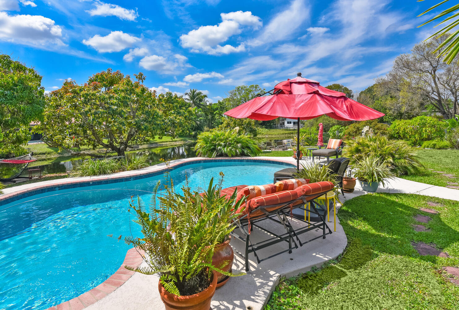 CORAL SPRINGS LAKES - Residential