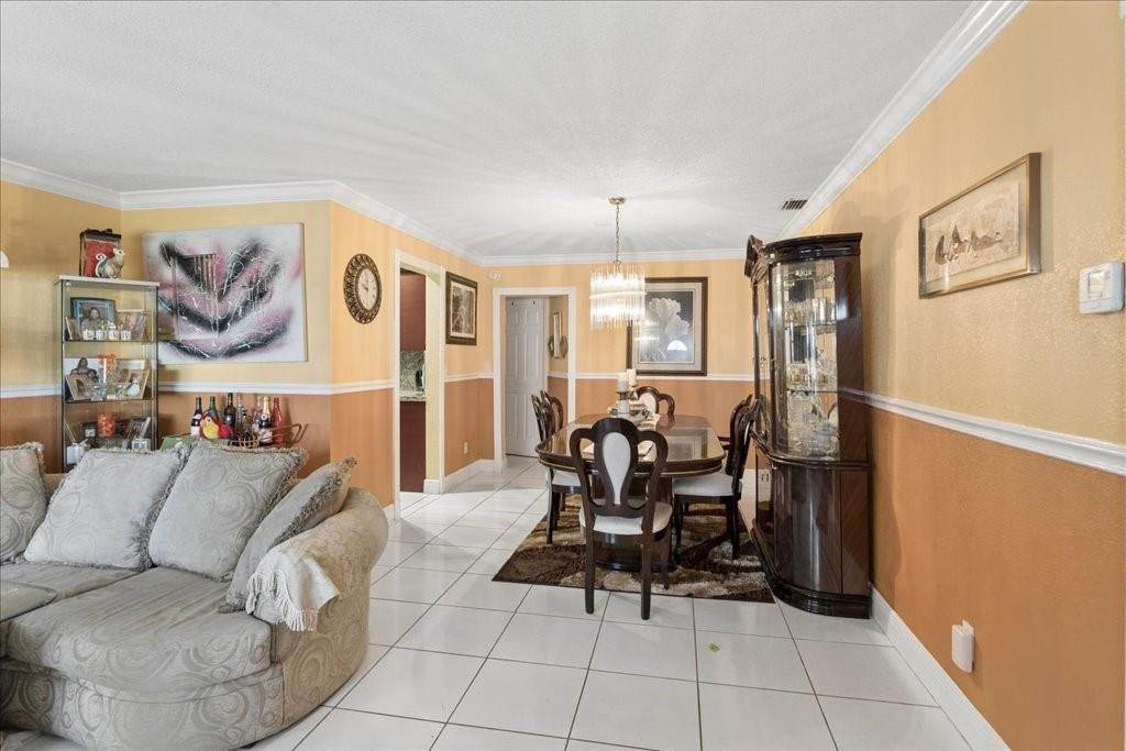 4290 NW 49th Terrace NW