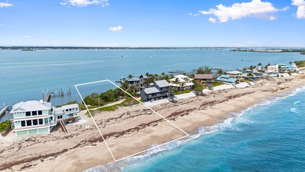 918 SE MACARTHUR BLVD, STUART, FL 34996 - Image 69b0ef9daefda0d1abd56d0b15ff1daf/1114237986