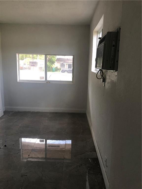 AVOCADO COURTS - Residential Lease