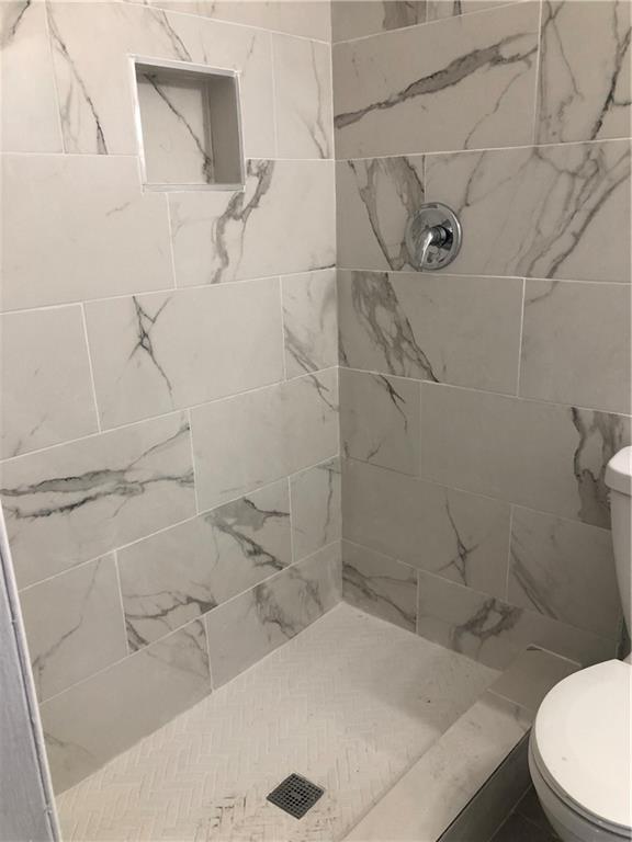 AVOCADO COURTS - Residential Lease