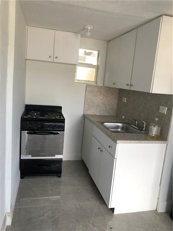 AVOCADO COURTS - Residential Lease