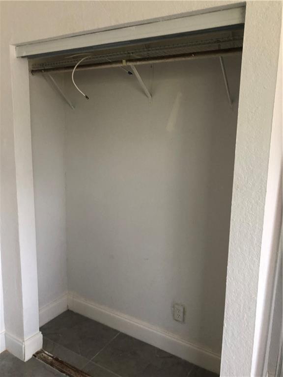 AVOCADO COURTS - Residential Lease