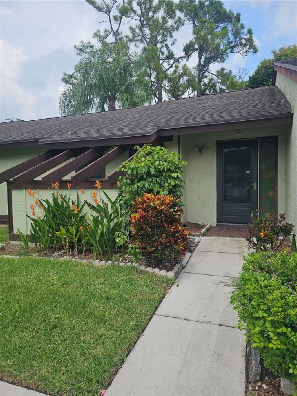 Photo of 263 Deerfield Court, Royal Palm Beach, FL 33411 (MLS # F10527824)