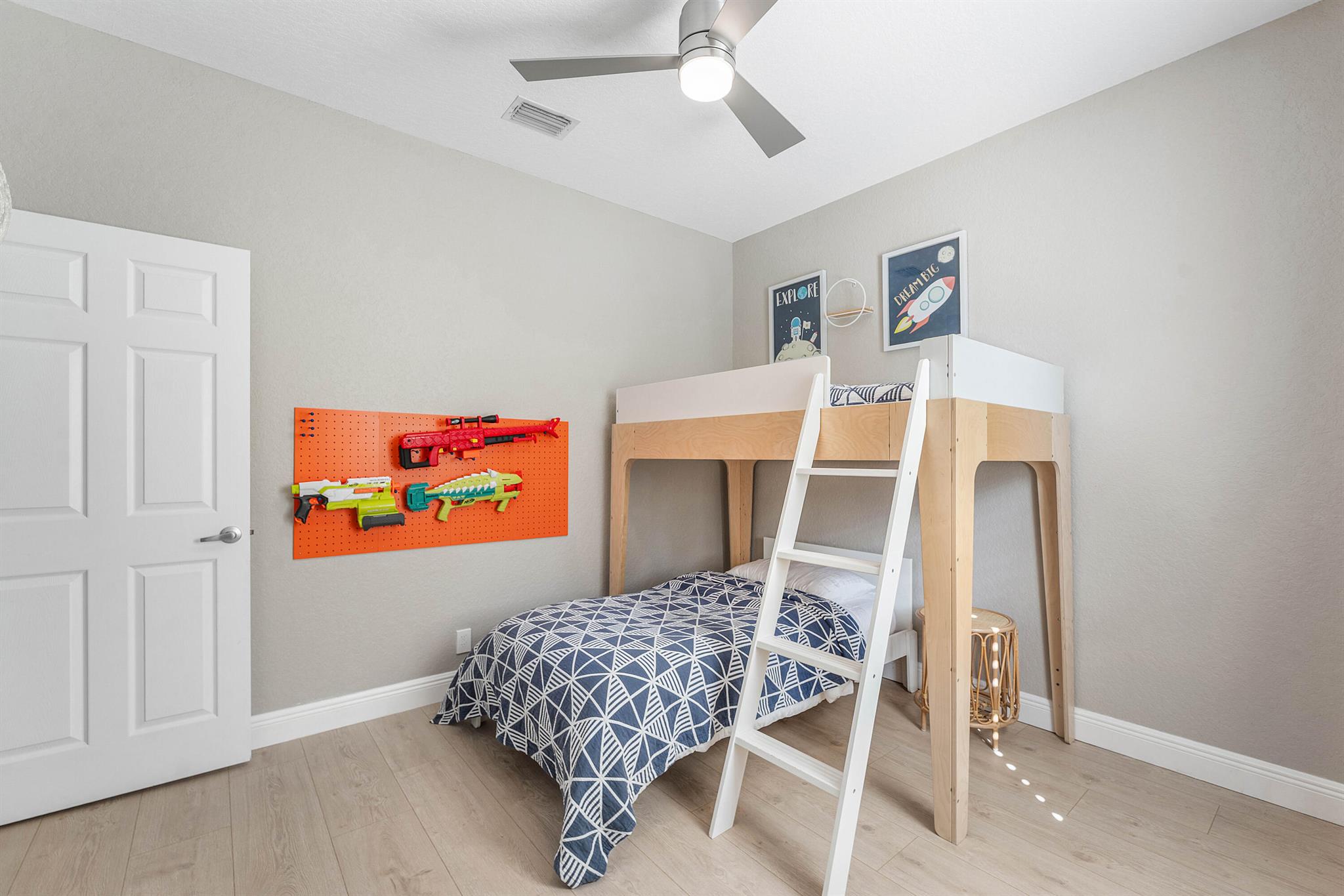 PALMS AT ATLANTIS - Residential Lease