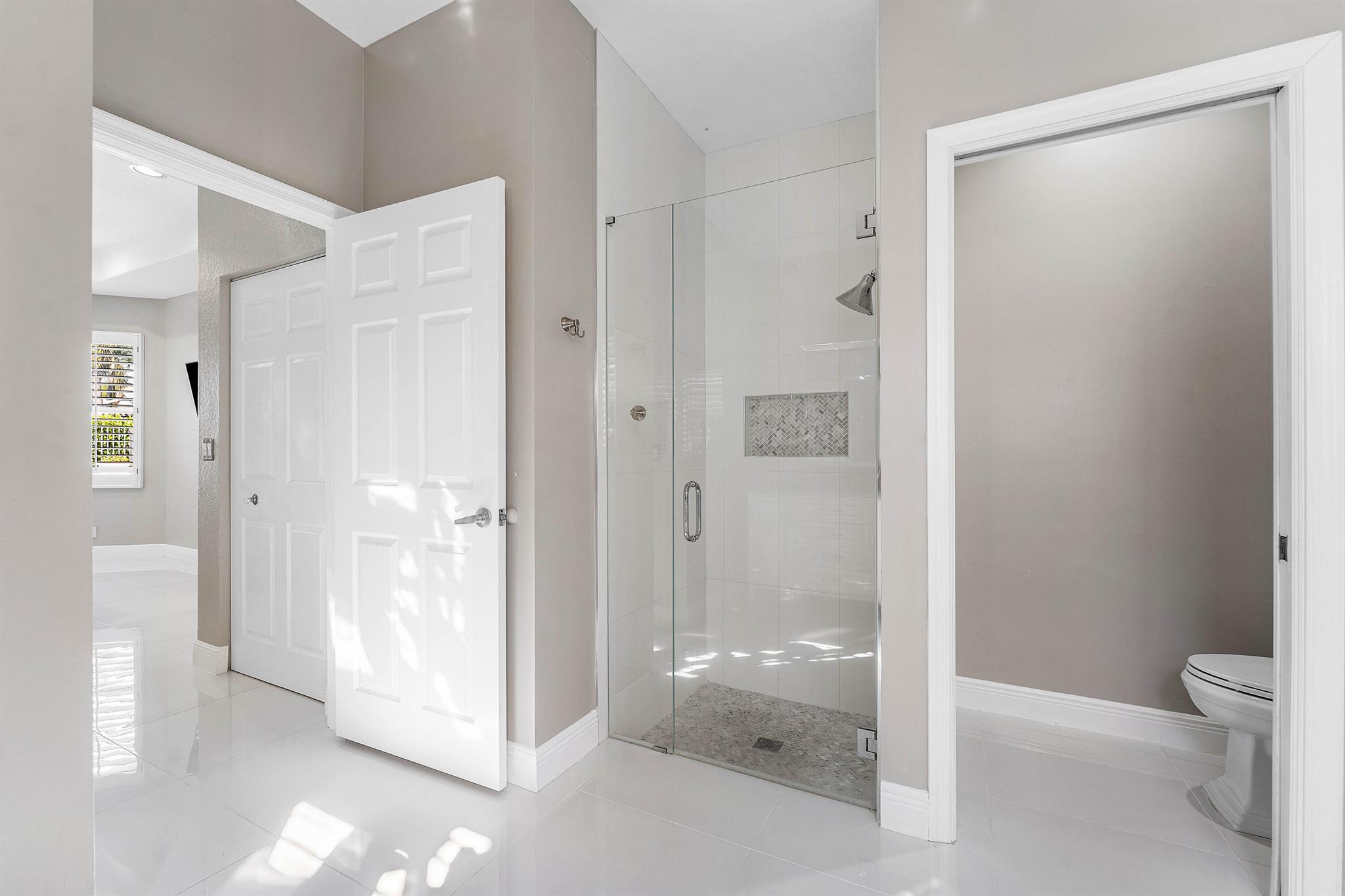 PALMS AT ATLANTIS - Residential Lease