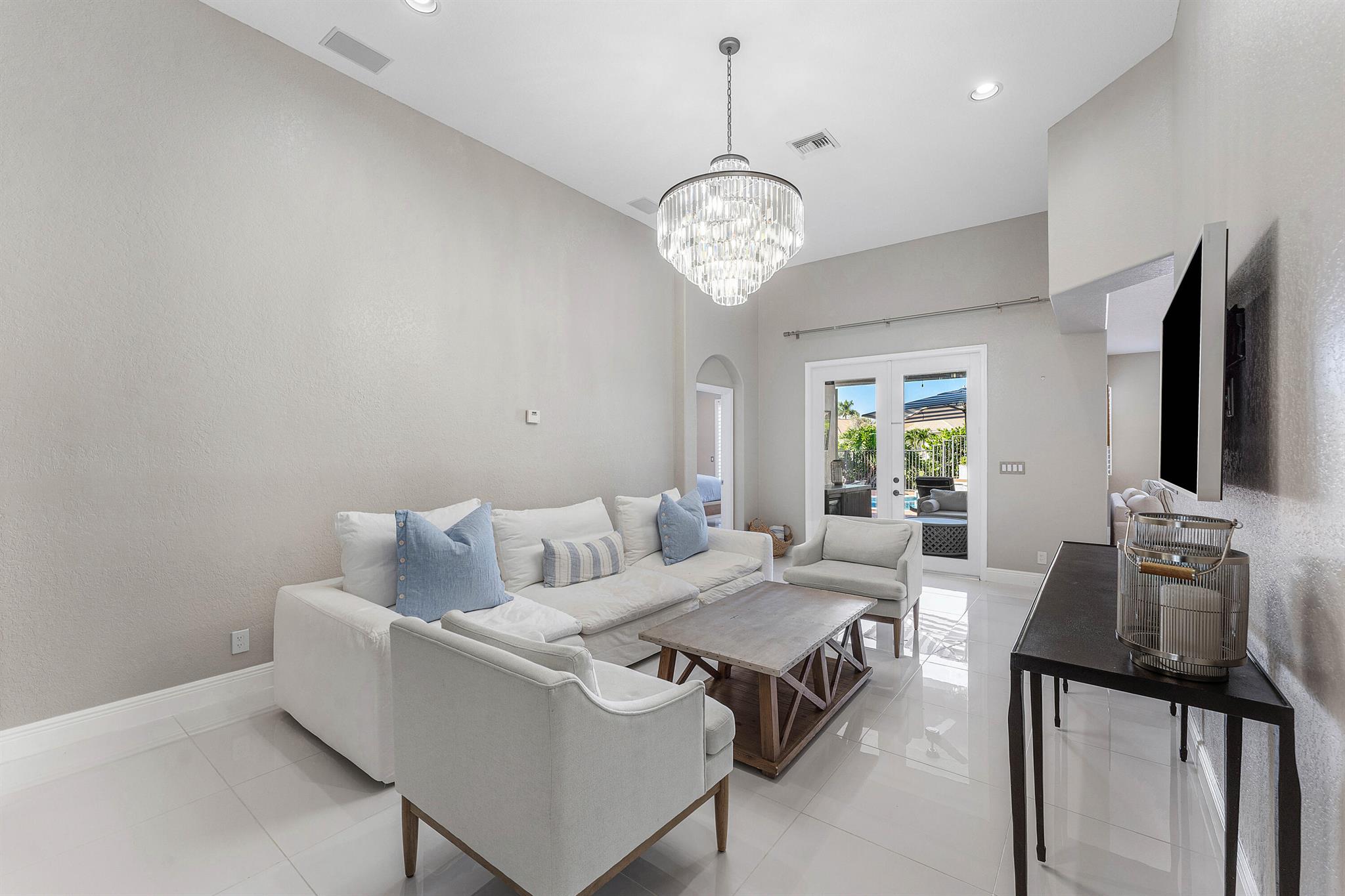 PALMS AT ATLANTIS - Residential Lease