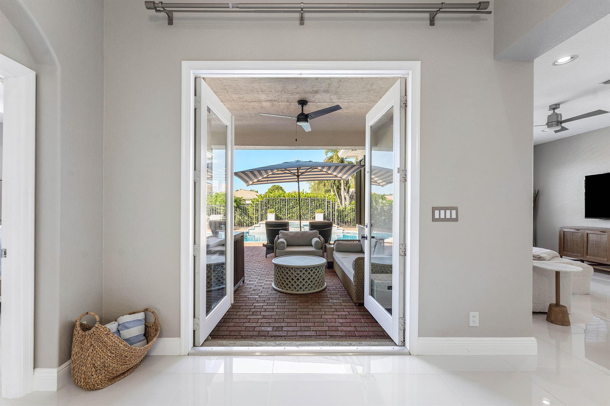 PALMS AT ATLANTIS - Residential Lease