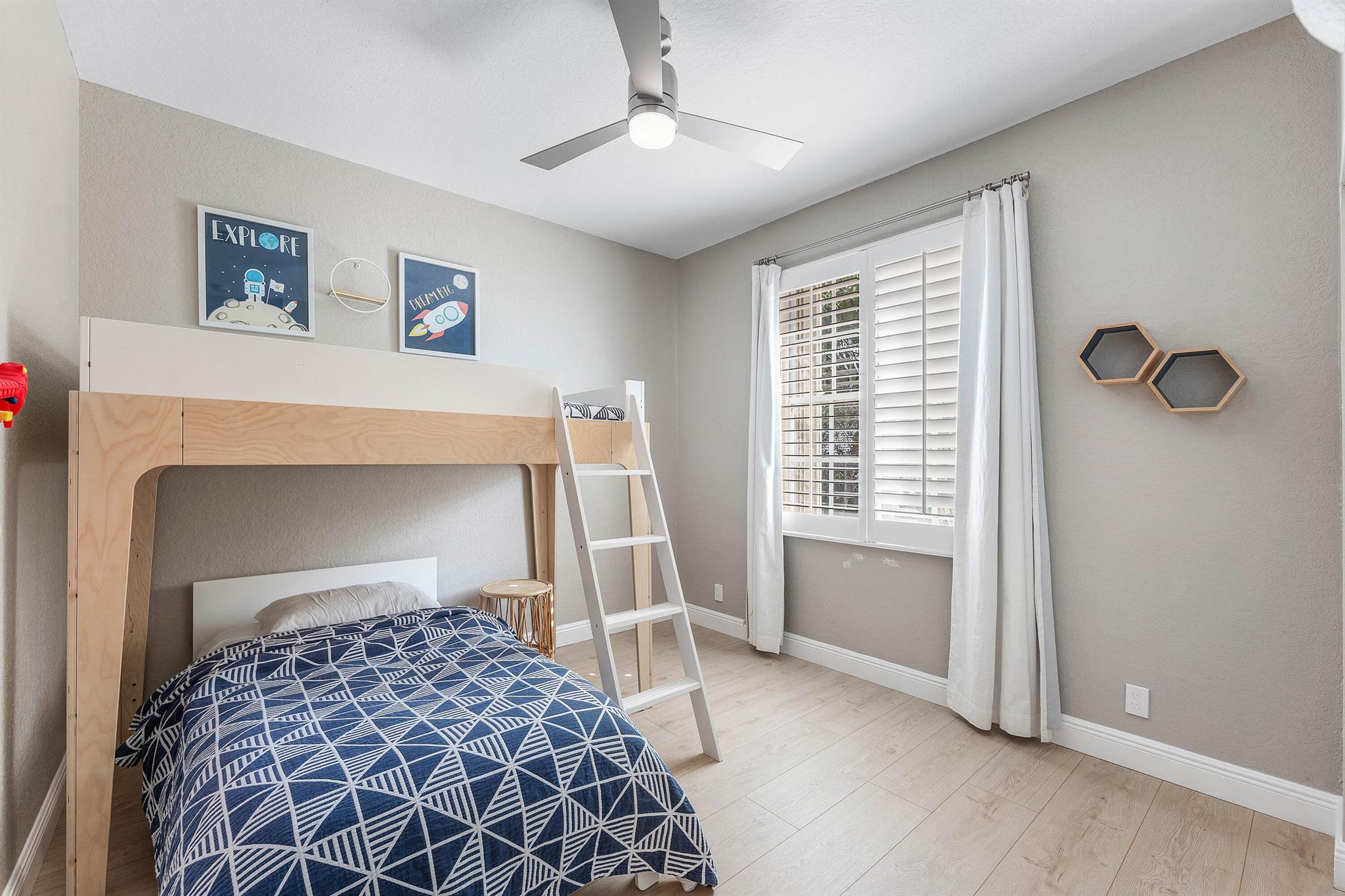 PALMS AT ATLANTIS - Residential Lease