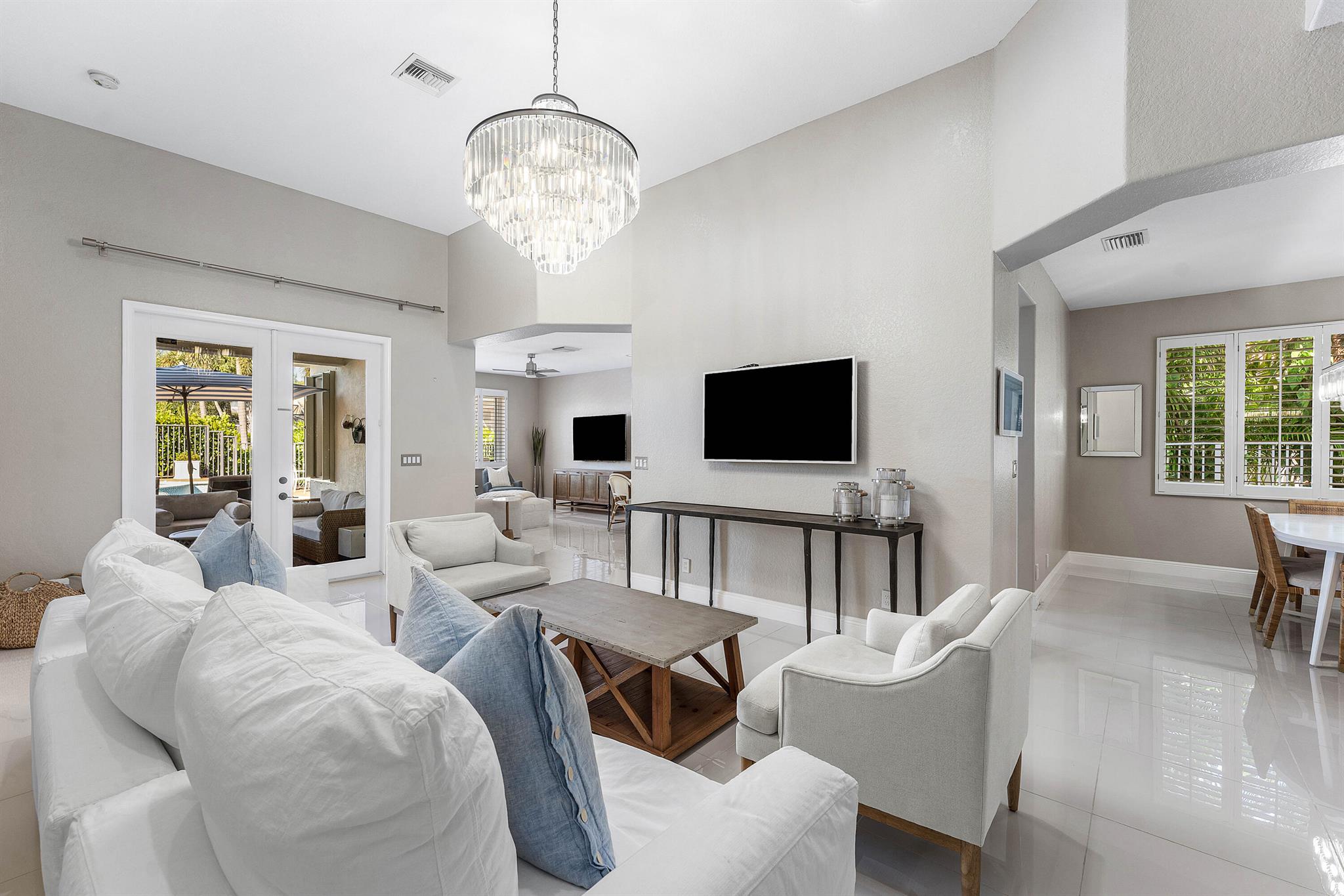 PALMS AT ATLANTIS - Residential Lease