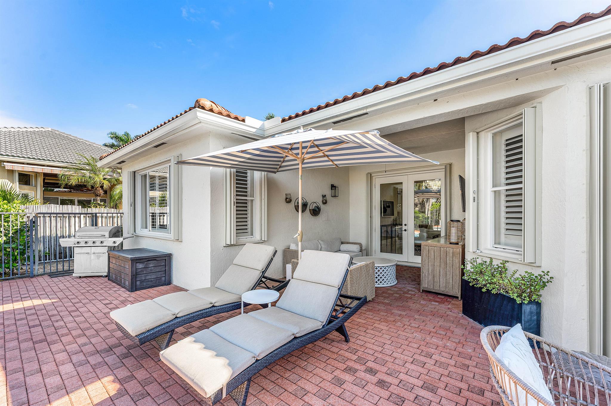 PALMS AT ATLANTIS - Residential Lease