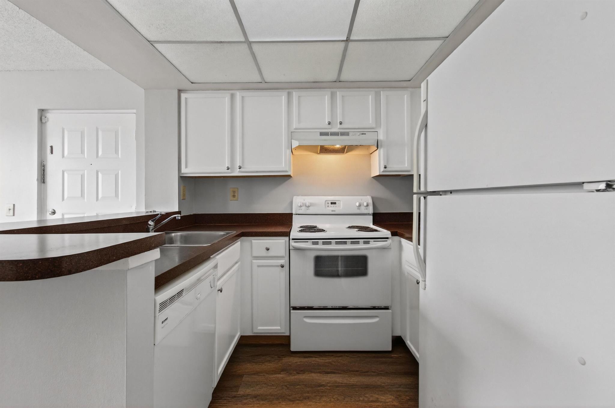 752 Executive Center Drive 19