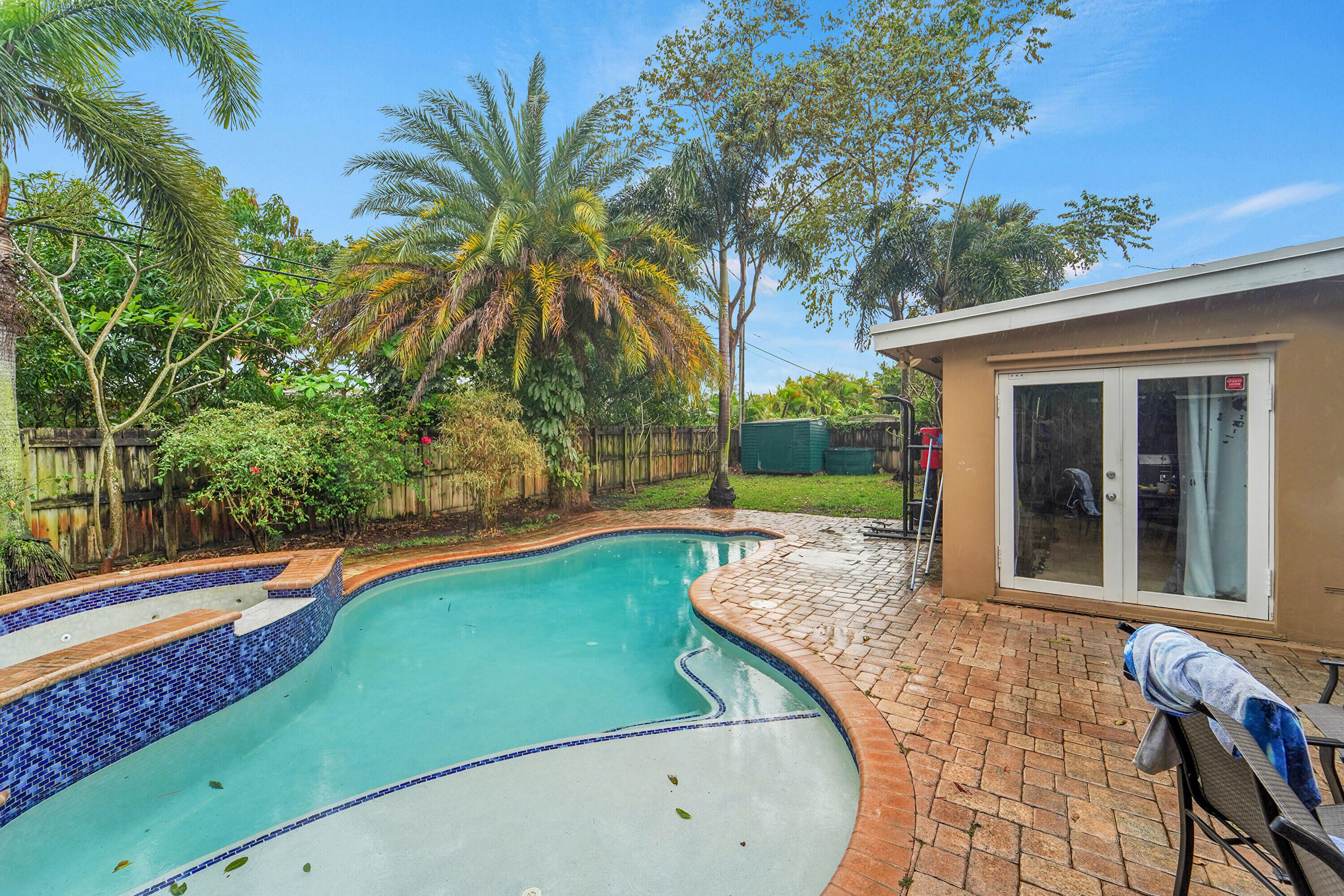 POMPANO GOLF ESTATES 1ST - Residential