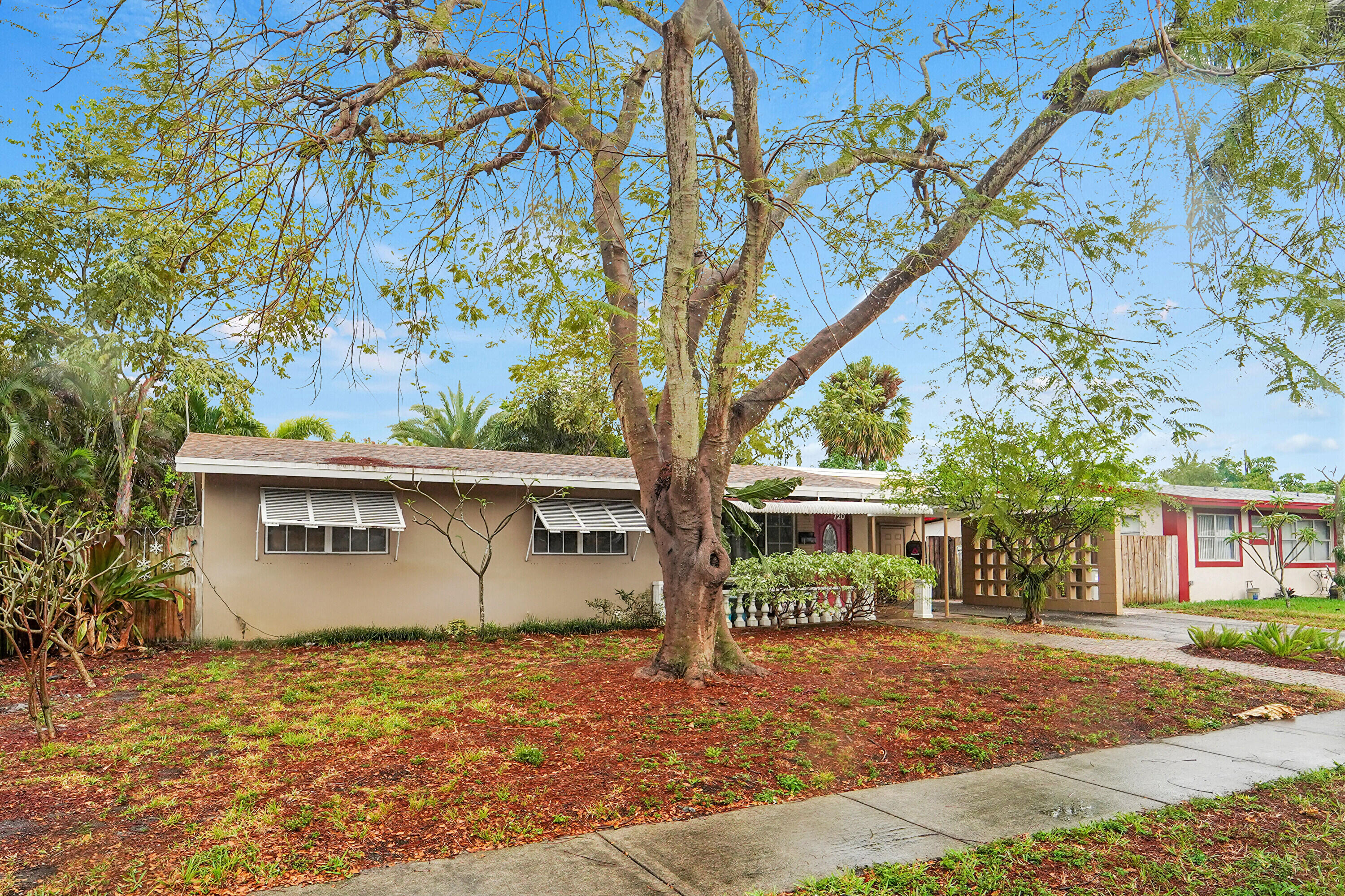 POMPANO GOLF ESTATES 1ST - Residential