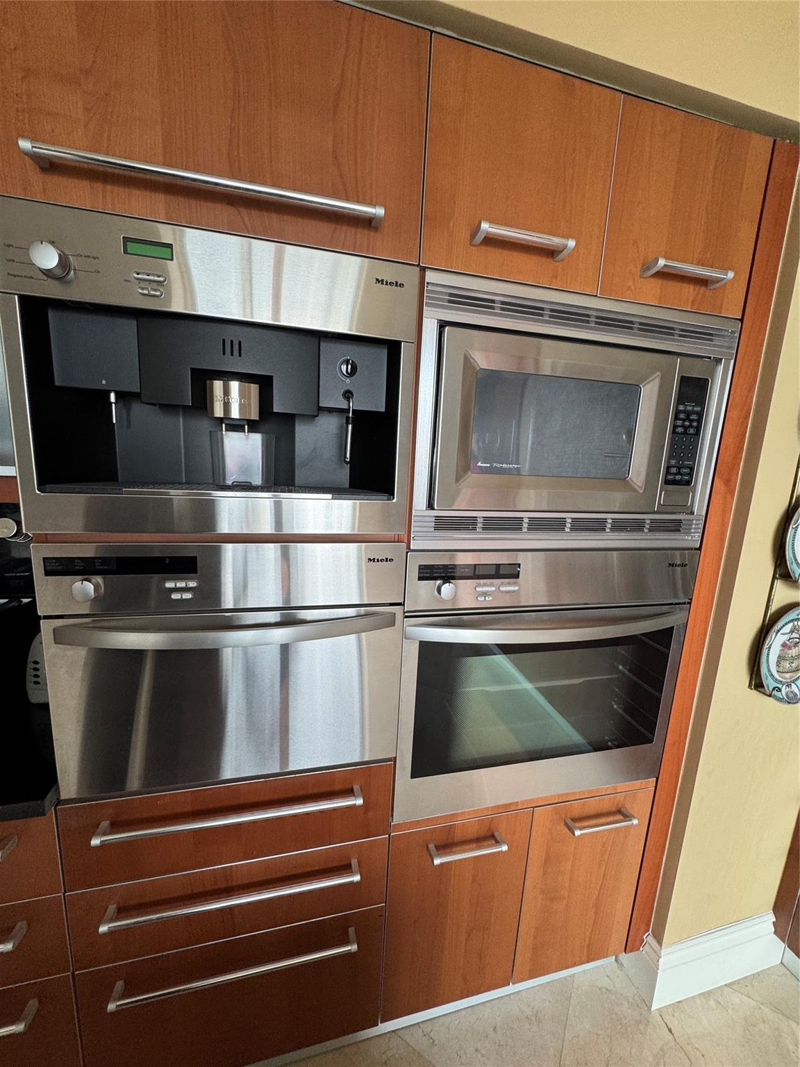 JADE RESIDENCES BRICKELL - Residential