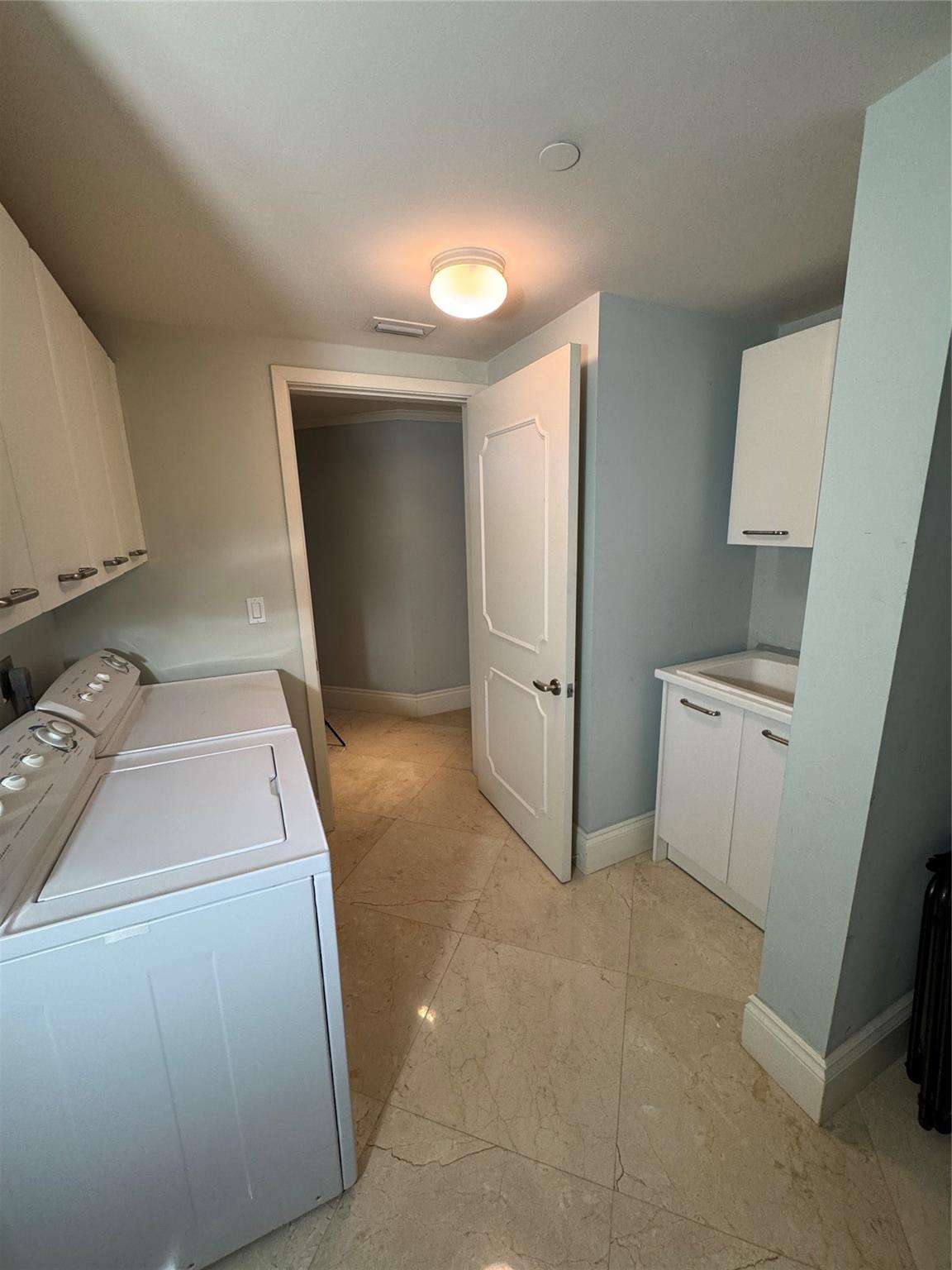 JADE RESIDENCES BRICKELL - Residential