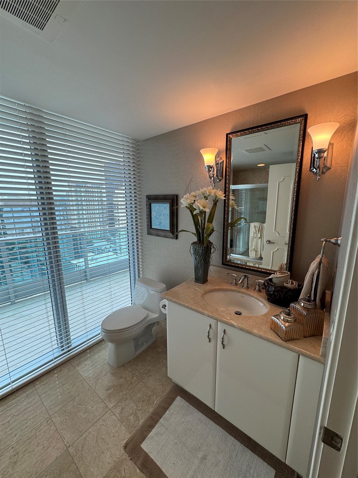 JADE RESIDENCES BRICKELL - Residential