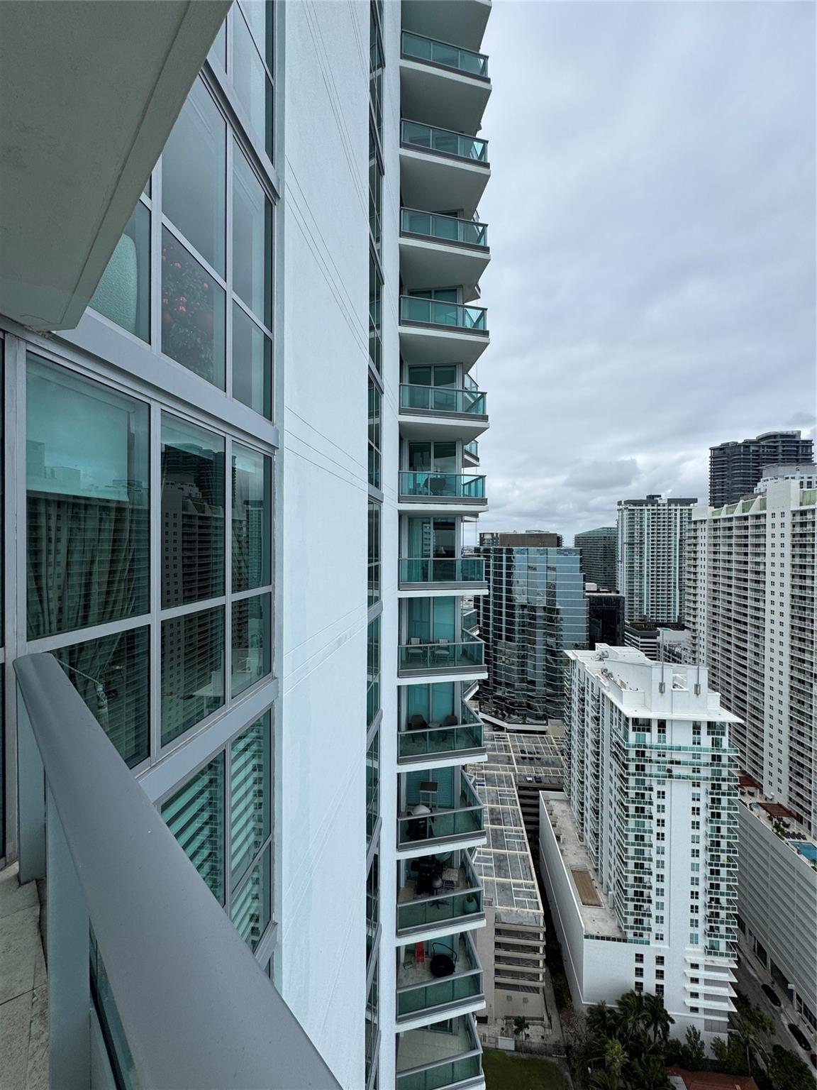 JADE RESIDENCES BRICKELL - Residential
