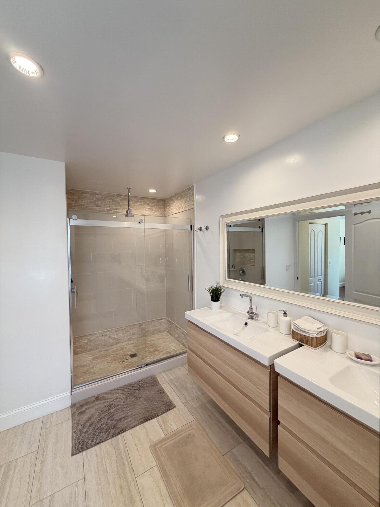 THOROUGHBRED LAKE ESTATES 2 - Residential