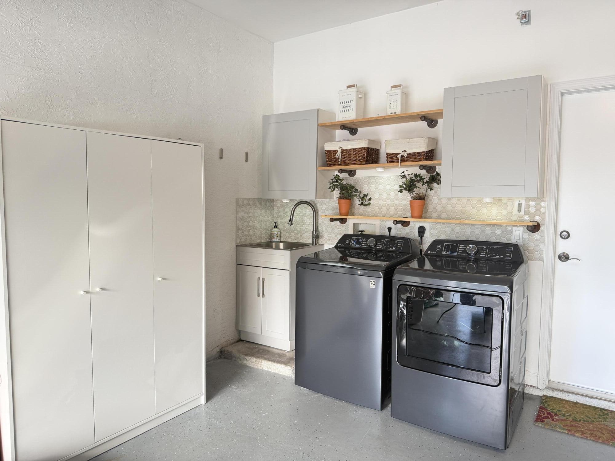 THOROUGHBRED LAKE ESTATES 2 - Residential