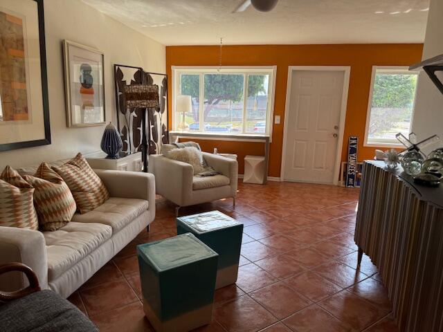 MURRY HILLS APT BLDG CONDO - Residential