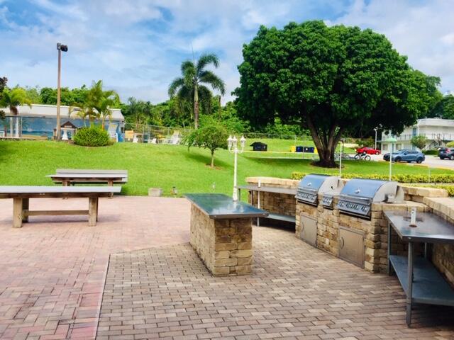 MURRY HILLS APT BLDG CONDO - Residential