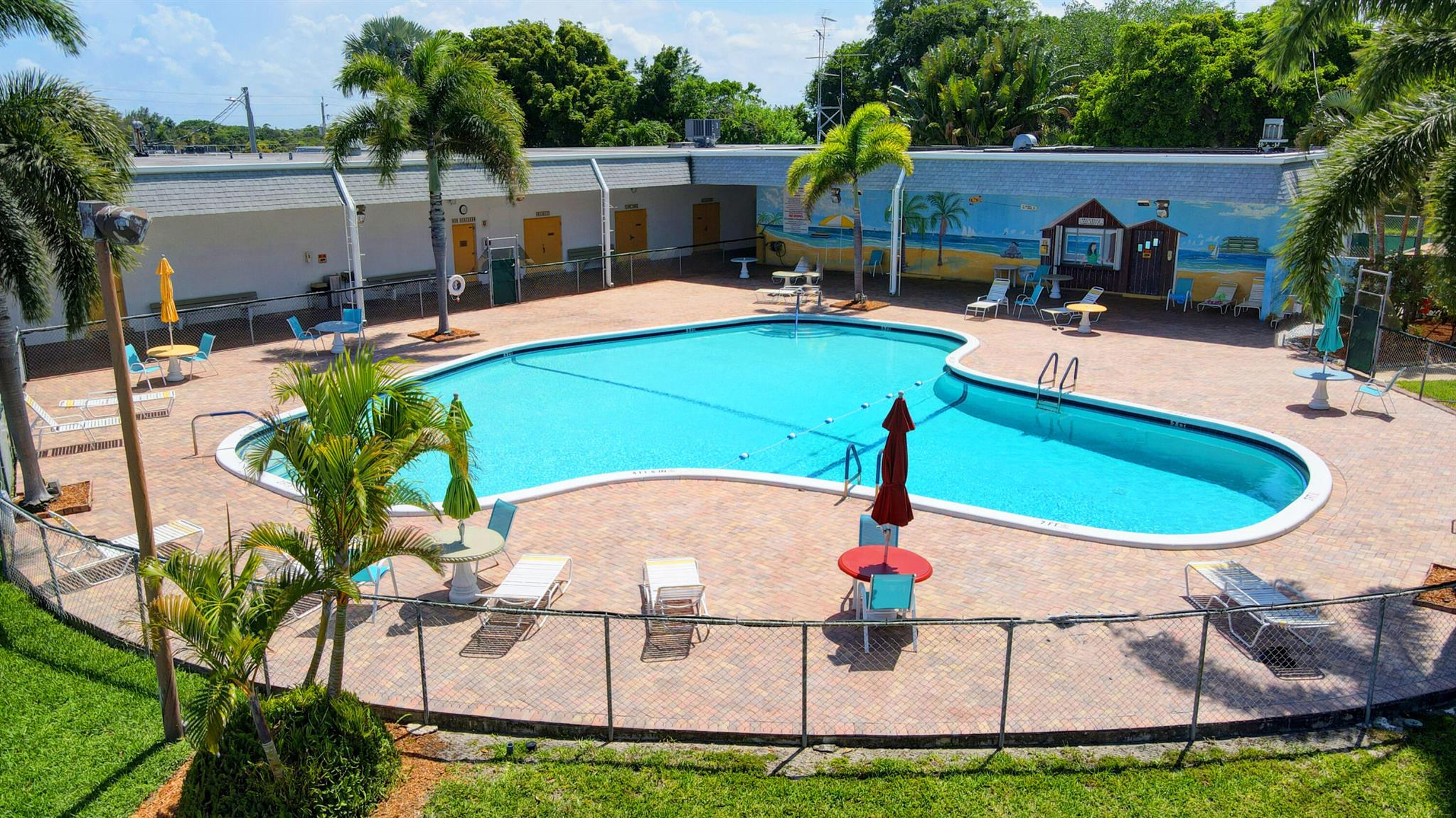 MURRY HILLS APT BLDG COND - Residential