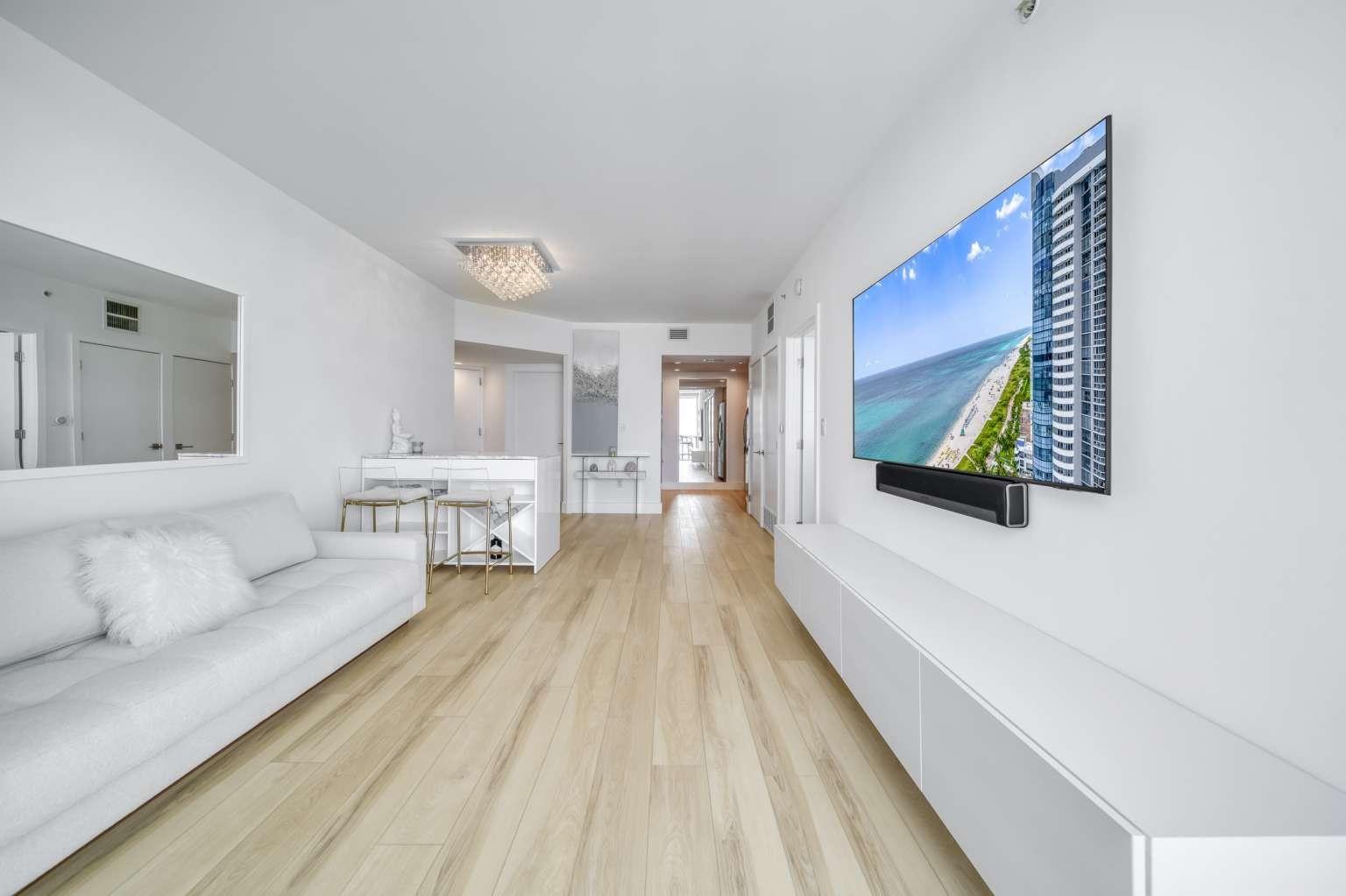 AKOYA CONDO - Residential Lease