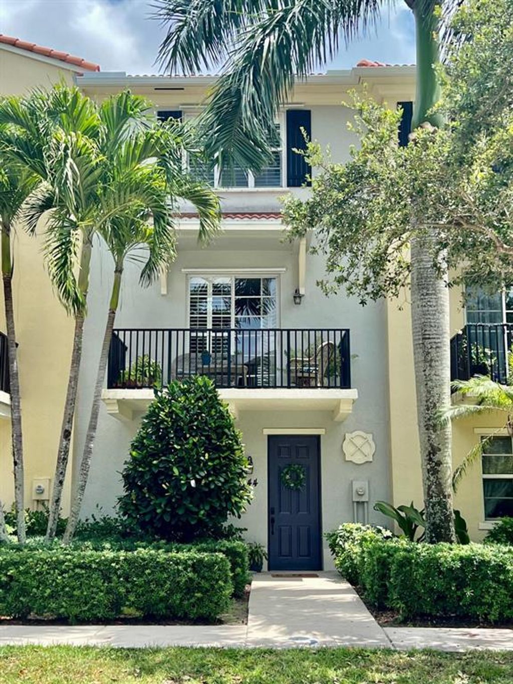 Photo of 144 Greenwich Circle Cir, Jupiter, FL 33458 (MLS # R10823910)