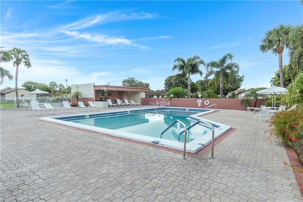The Meadows Of Crystal La - Residential