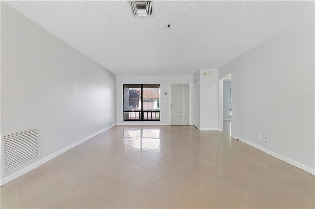The Meadows Of Crystal La - Residential